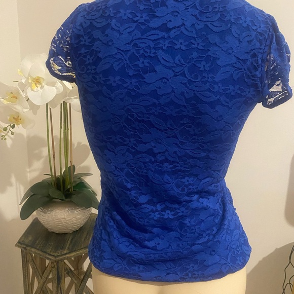 Women’s Blue Lace Top Size S, Excel. Cond. - Picture 4 of 8